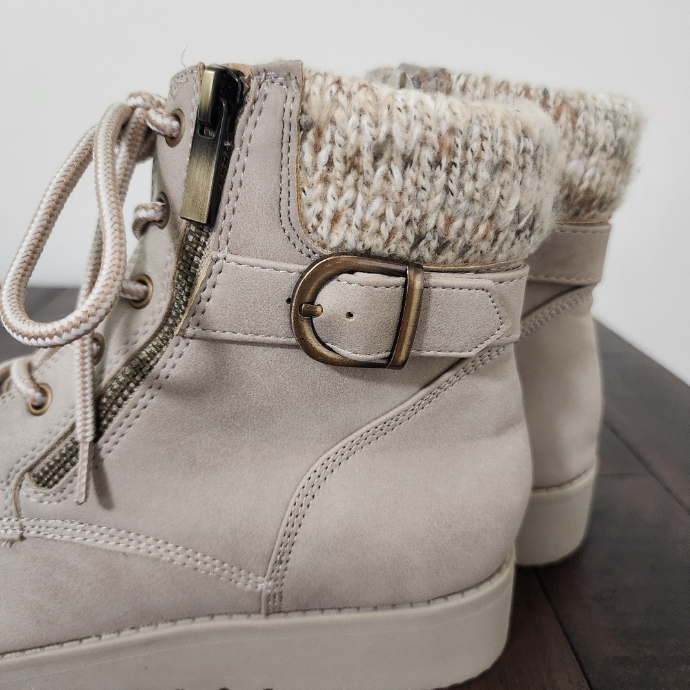 St. John's Bay Frampton Taupe Lace-up Knit Cuff Buckle Boots Sz 7 Classic Casual - Picture 7 of 12